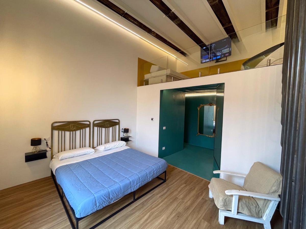 Tutt 'E Sant Luxury Rooms Napoli Bagian luar foto