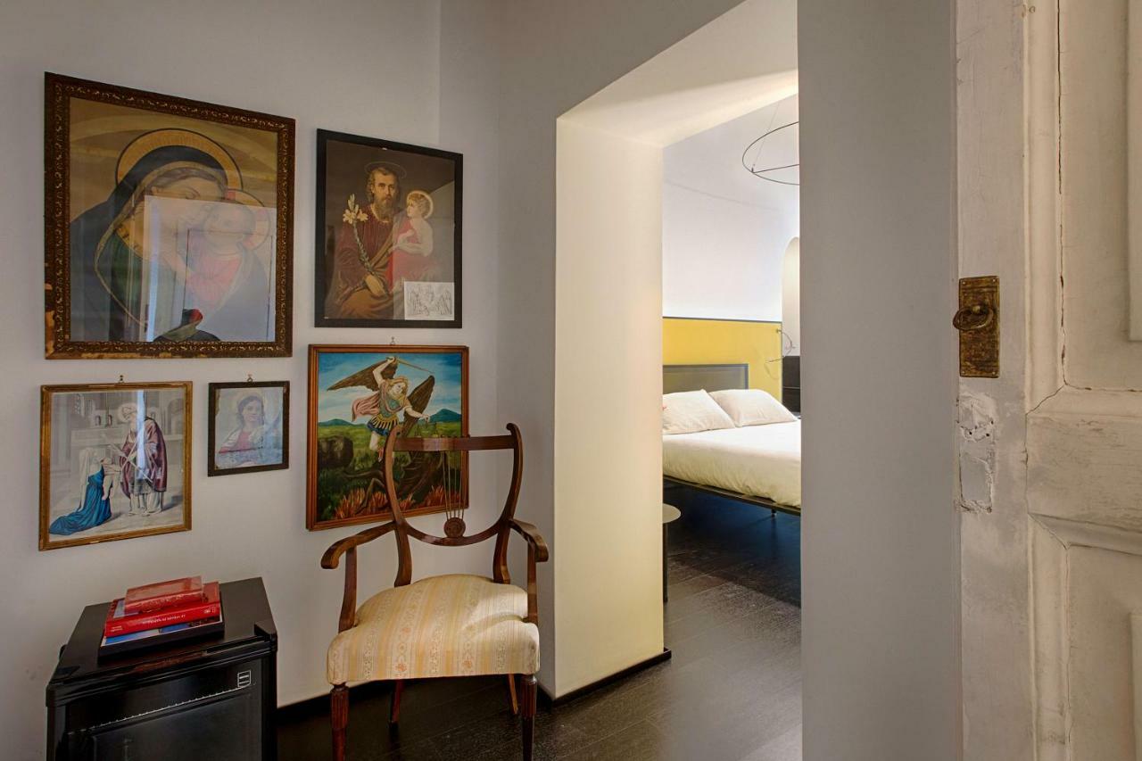 Tutt 'E Sant Luxury Rooms Napoli Bagian luar foto